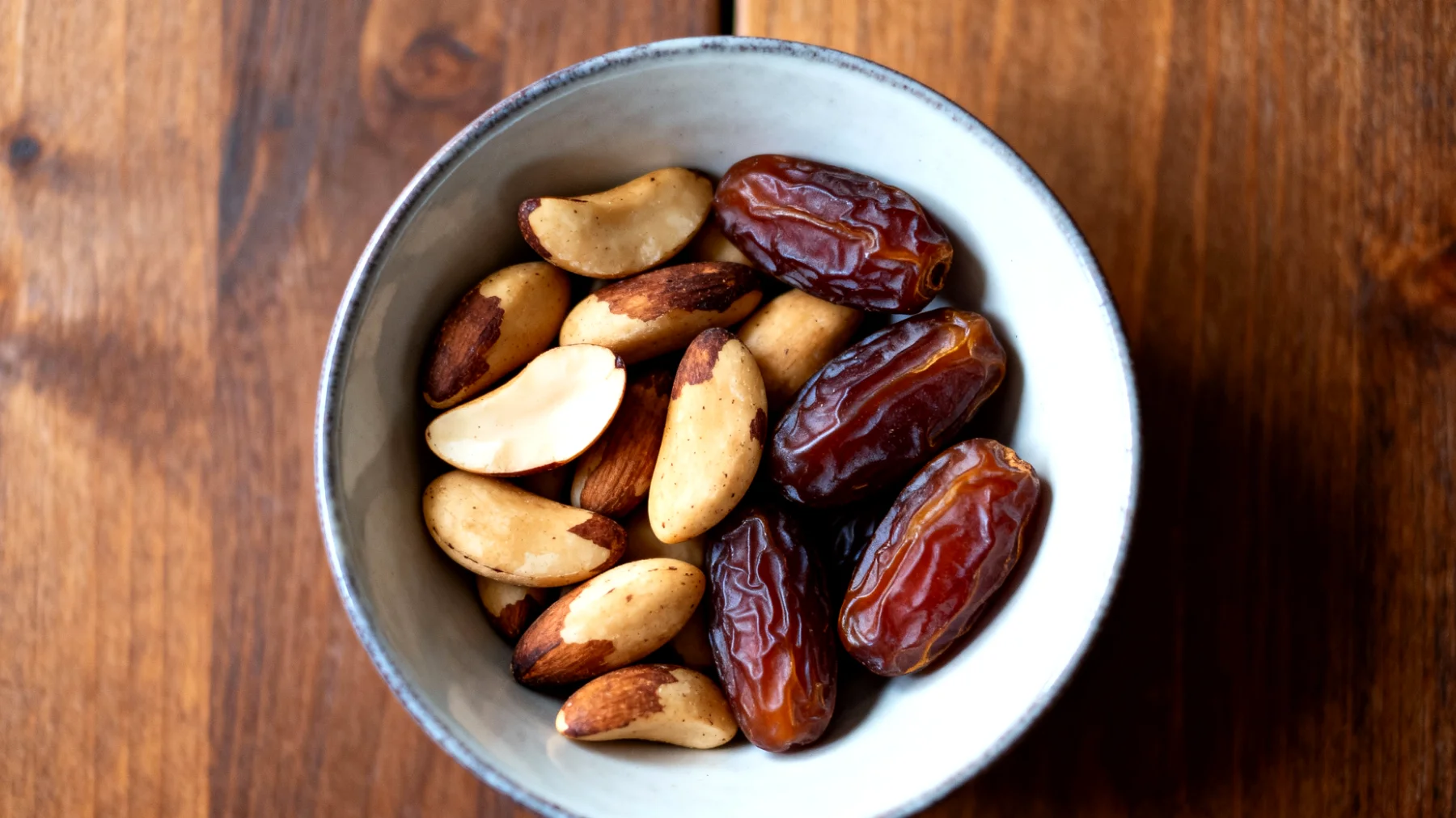 Noci del Brasile con datteri Medjool"